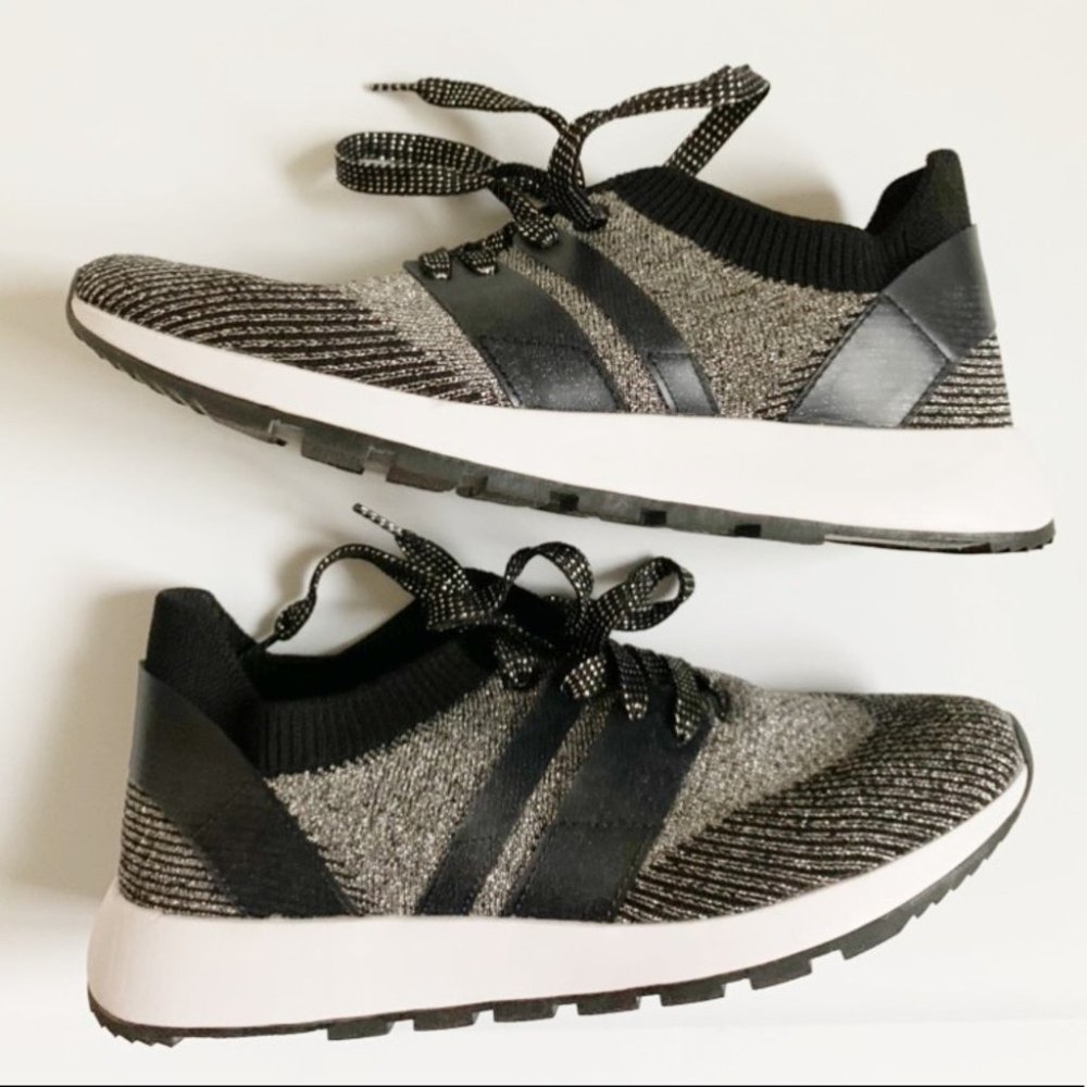 GapFit Knit Sneakers